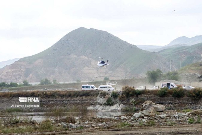 Equipes fazem buscas em região onde caiu helicoptero com presidente do Irã, Ebrahim Raisi -  (crédito: IRNA)