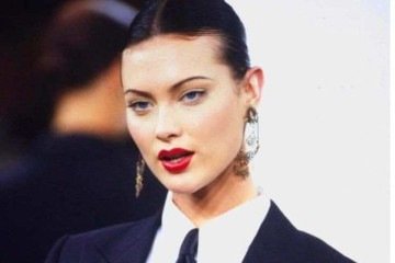 Shalom Harlow para Dolce and Gabbana -  (crédito: ReproduÃ§Ã£o Pinterest)