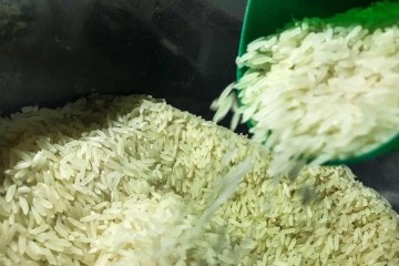 O governo decidiu liberar a importação do arroz, por causa das enchentes no Sul -  (crédito: Marcello Casal Júnior/Agência Brasil)