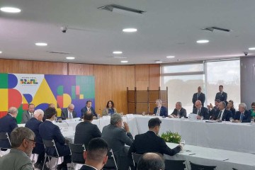 Presidente Lula e ministros do governo recebem representantes da indústria siderúrgica no Planalto -  (crédito: Victor Correia/CB/D.A. Press)