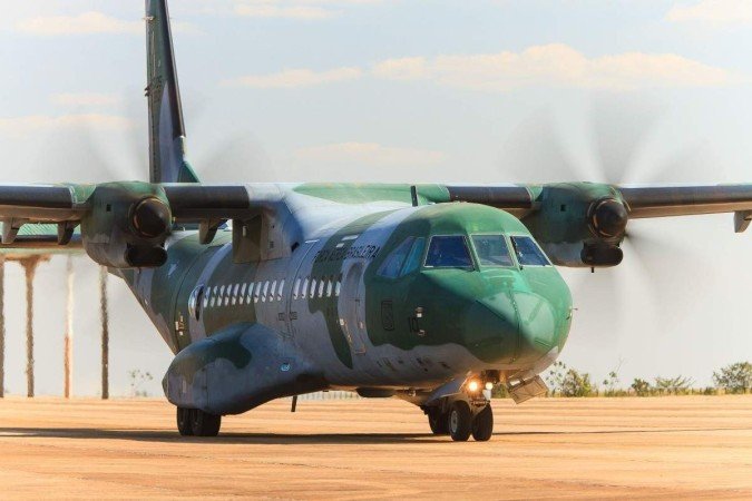 Desde o início da situação de calamidade decretada no Rio Grande do Sul, a Força Aérea Brasileira atua no apoio às vítimas de enchentes que assolam municípios gaúchos - (crédito: FAB: Divulgação) Desde o início da situação de calamidade decretada no Rio Grande do Sul, a Força Aérea Brasileira atua no apoio às vítimas de enchentes que assolam municípios gaúchos - (crédito: FAB: Divulgação)