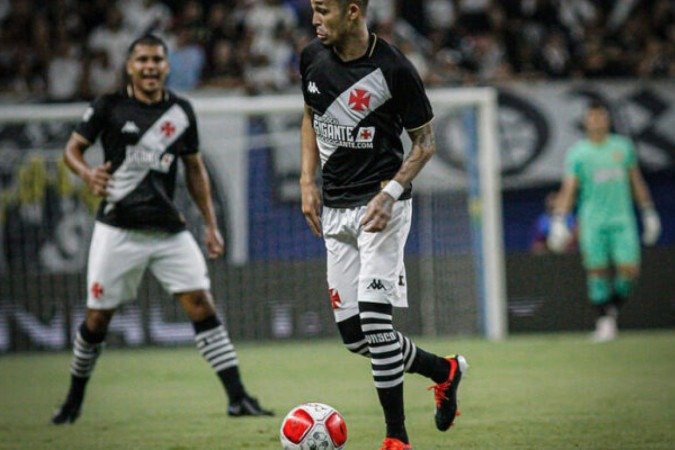 Adson comemora um de seus gols pelo Vasco -  (crédito: Foto: Leandro Amorim/Vasco)