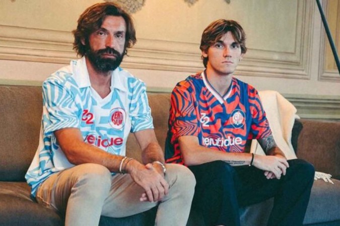 Pirlo e seu filho em ensaio para campanha da marca de roupa 