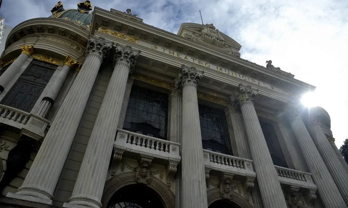 Theatro Municipal do Rio terá mais de 70 apresentações em 2 temporadas -  (crédito: EBC)