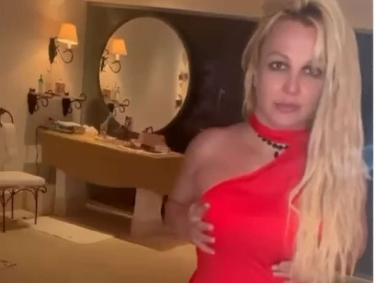 Britney Spears estaria usando drogas e sob risco, diz site
