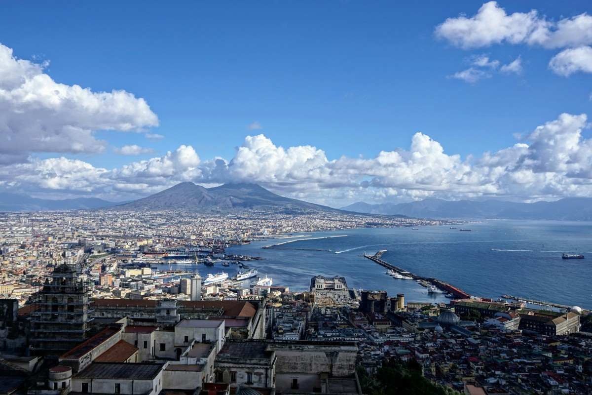 Dezenas de terremotos são registrados no entorno de Nápoles na Itália