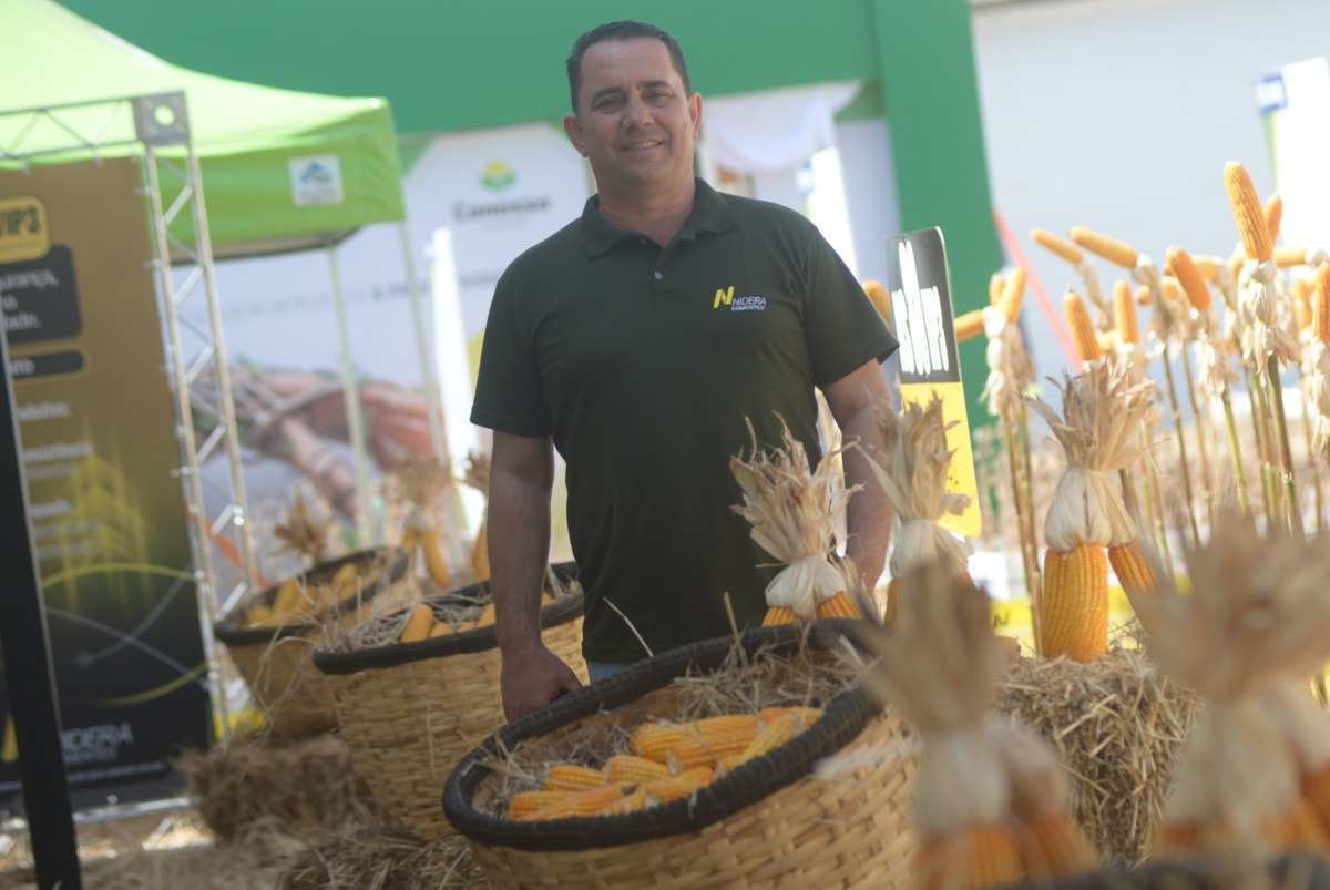  Marcelo Grespan é proprietário do Nidera Sementes. O primeiro dia da AgroBrasília foi movimentado em seu estande