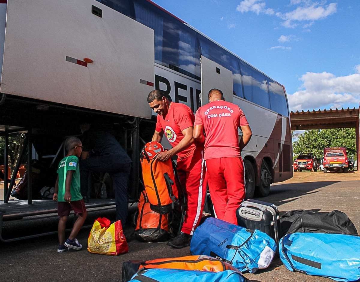 Recepção aos bombeiros militares que regressaram da 