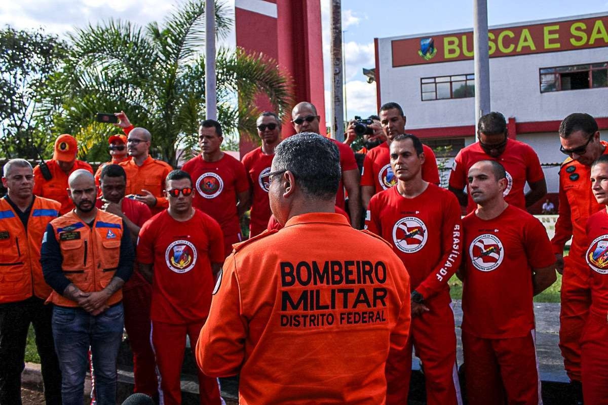  21/05/2024 Crédito: Kayo Magalhães/CB/D.A Press. Cidades. Recepção aos bombeiros militares que regressaram da 