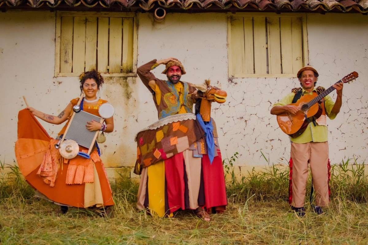 Bonecos de todo o mundo fazem a festa em fesitval internacional no DF