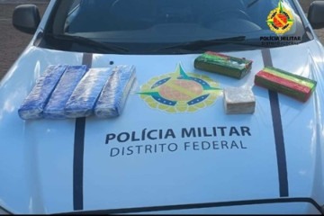 Quatro barras de maconha, duas barras de cocaína e uma barra de crack foram encontradas na bolsa de uma passageira que estava em um ônibus vindo de São Paulo com destino a Natal-RN -  (crédito: PMDF)