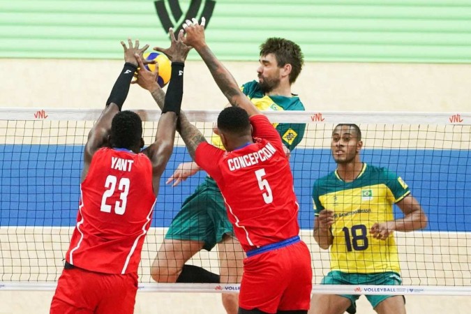 Bloqueio cubano funcionou diante do Brasil, no Maracanãzinho -  (crédito: Maurício Val/FV Imagens/CBV)