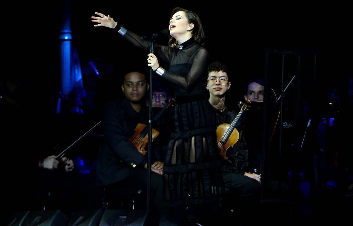 Sandy participou do show em dueto com Bocelli
