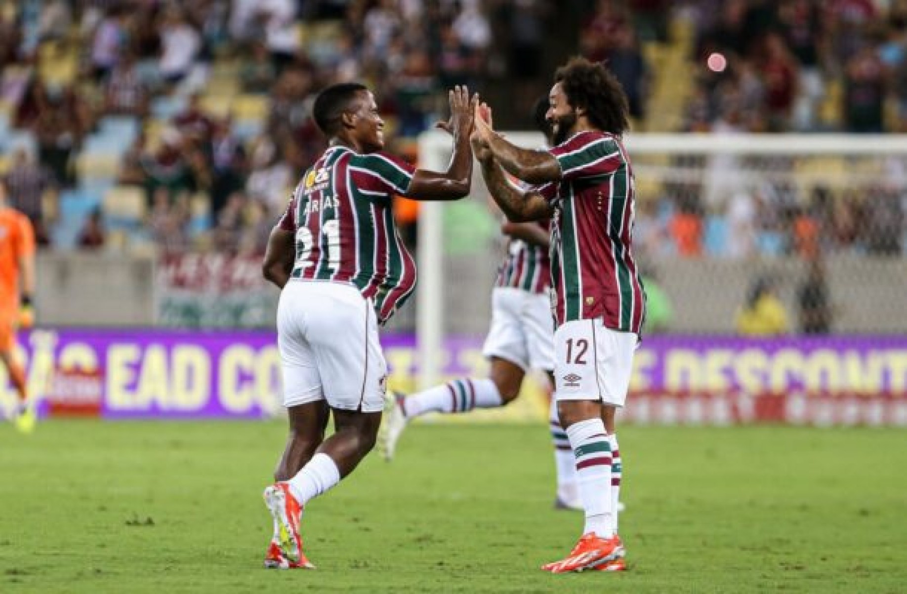 Em ritmo de treino, Fluminense vence Sampaio e vai às 8ªs da Copa do BR