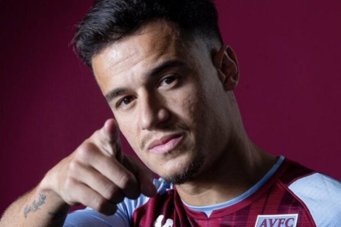 Coutinho tem contrato com o Aston Villa, mas quer voltar ao Vasco -  (crédito: Divulgação/Aston Villa)