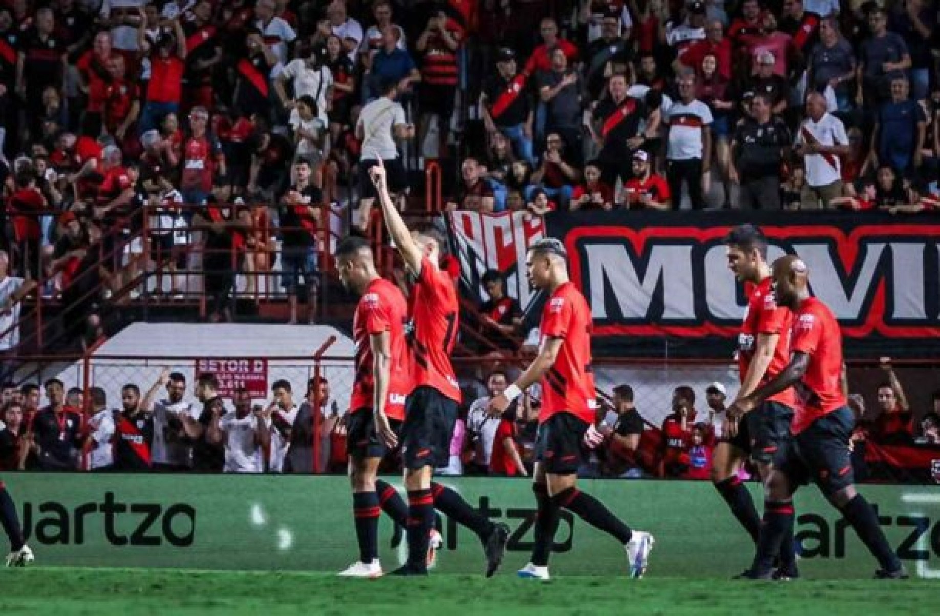 Atlético-GO domina, bate Brusque de novo e se classifica na Copa do Brasil