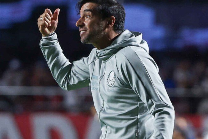 Abel Ferreira assinou pré-contrato com o Al Saad e levantou a polêmica no Palmeiras - (crédito: Fabio Menotti/Palmeiras/by Canon) Abel Ferreira assinou pré-contrato com o Al Saad e levantou a polêmica no Palmeiras - (crédito: Fabio Menotti/Palmeiras/by Canon)