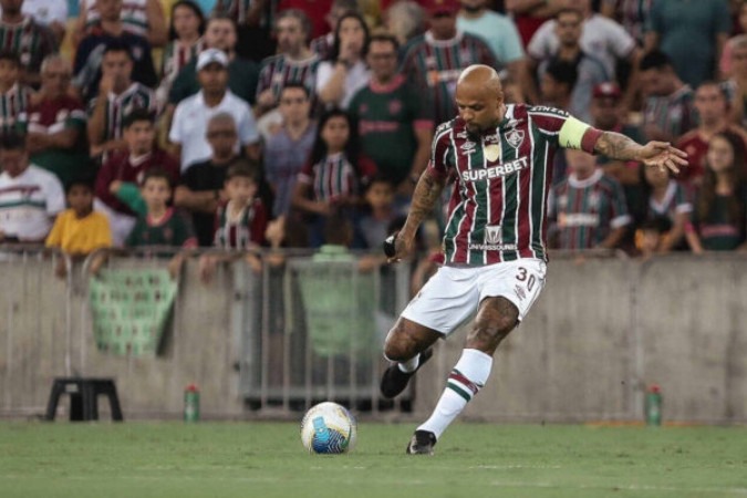 Felipe Melo celebra a marca de 100 partidas com a camisa do Fluminense  -  (crédito:  Lucas Mercon)