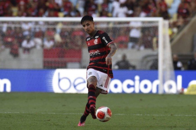 Pulgar treinando pelo Flamengo -  (crédito: Foto: Marcelo Cortes /CRF)