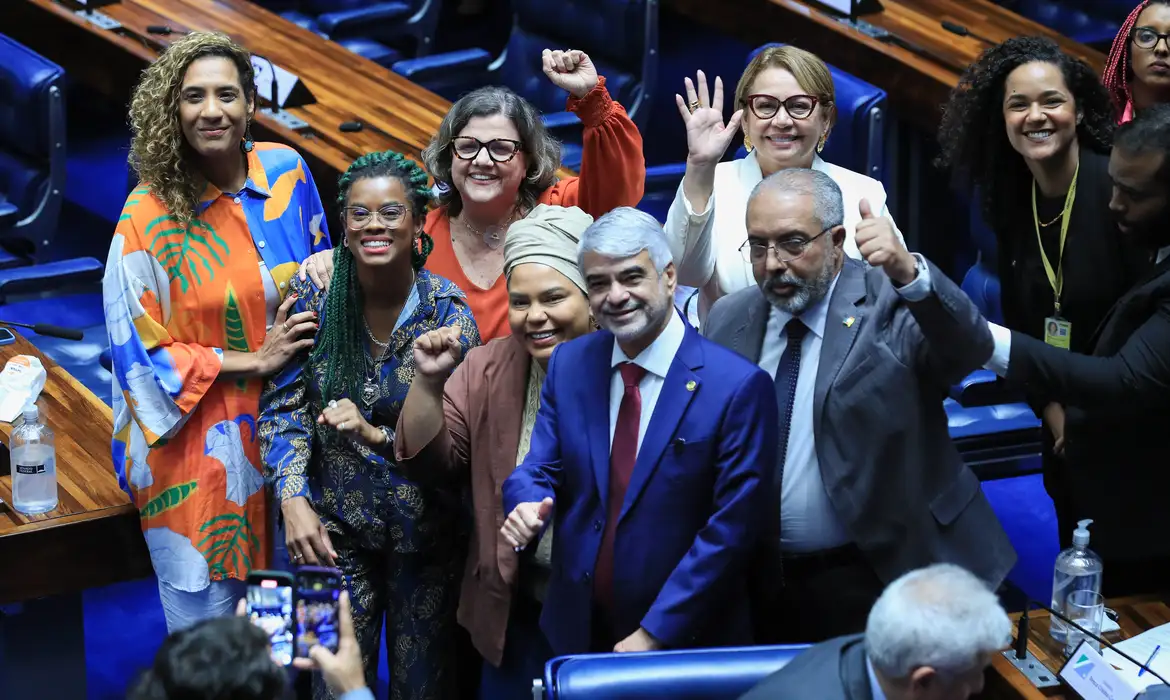 Senado aprova projeto que renova cotas raciais em concursos públicos -  (crédito: EBC)