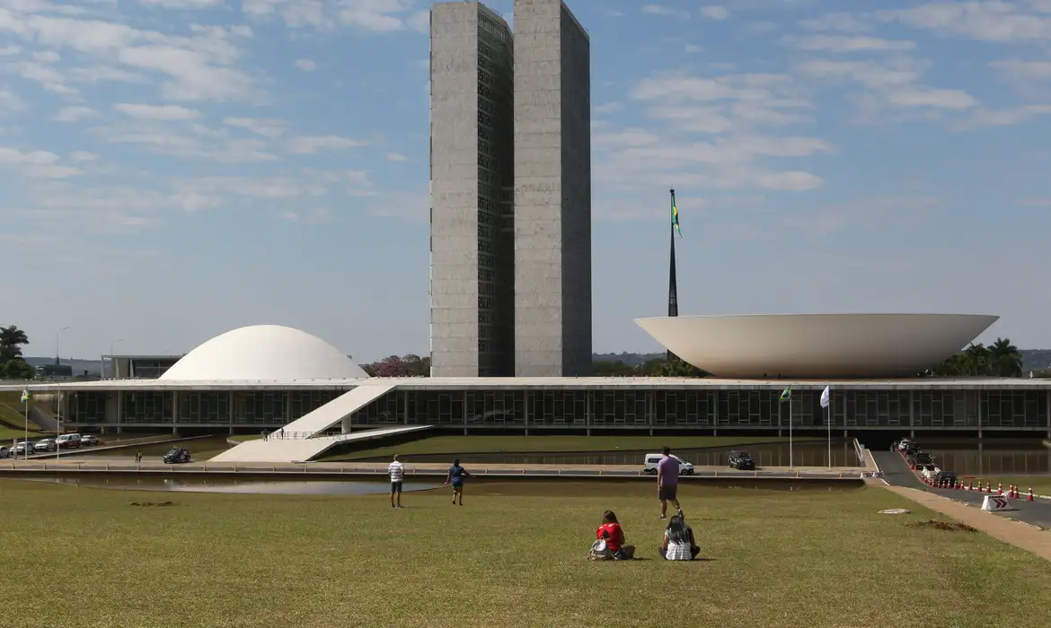 Quarentena para militar se candidatar pode ser votada dia 5 de junho -  (crédito: EBC)