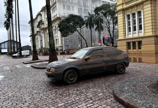 Centro de Porto Alegre volta a ser inundado pelas chuvas na maior tragédia climática da história do Rio Grande do Sul - 24/05/2024