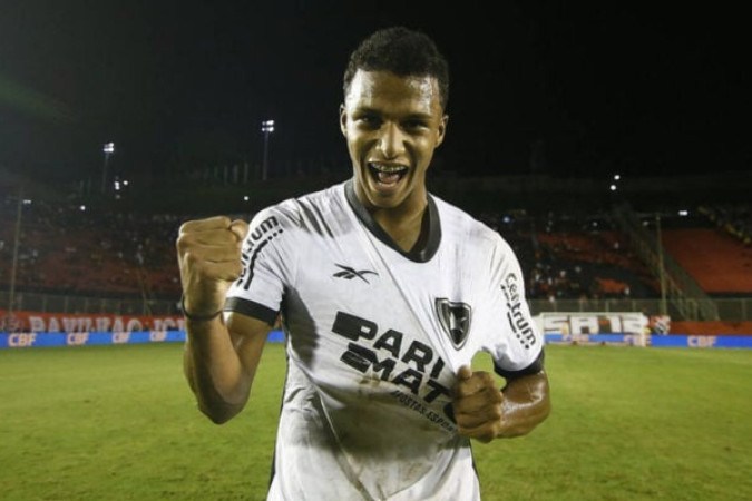 Fabiano estreia pelo profissional do Botafogo -  (crédito: Foto: Vítor Silva/BFR)