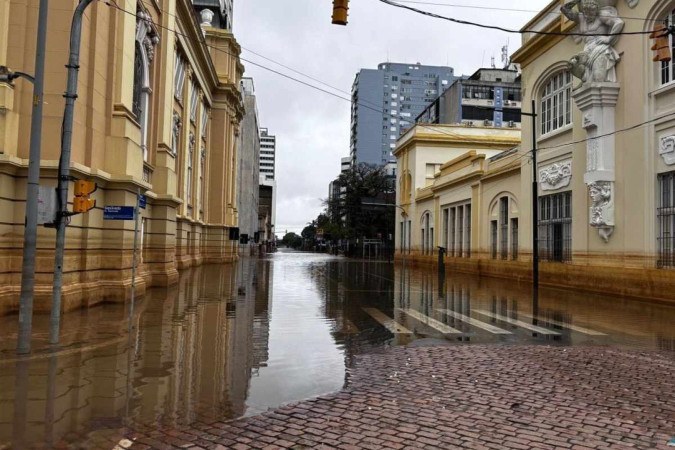 Centro de Porto Alegre inundado pelas chuvas, no fim de maio, na maior tragédia climática da história do Rio Grande do Sul  -  (crédito: Henrique Lessa / CB / DA Press)