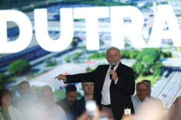 'Arroz e feijão são uma coisa que nós, brasileiros, não sabemos e não queremos abrir mão. Por isso, ele tem que estar no preço que o povo mais humilde, trabalhador, possa comprar', afirmou o presidente -  (crédito: Paulo Pinto/Agência Brasil)