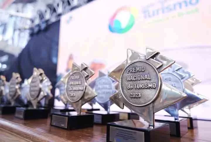 A cerimônia do Prêmio Nacional do Turismo foi realizada no sábado (16/12), em Brasília, e premiou com uma medalha de prata a Associação Rota do Enxaimel, localizada em Pomerode (SC). -  (crédito: Roberto Castro/Ministério do Turismo)