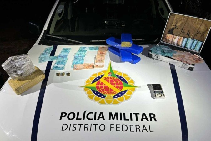 Dois homens são presos com drogas e dinheiro falso, no Itapoã  -  (crédito: Divulgação/PMDF)