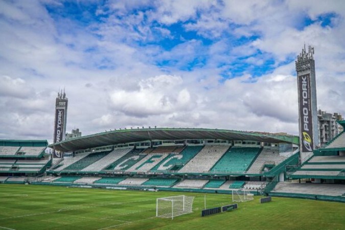 Elenco do Grêmio durante treinamento em sua sede provisória, o CT Joaquim Grava, do Corinthians -  (crédito: Foto: Luis Eduardo Muniz / Grêmio FBPA)