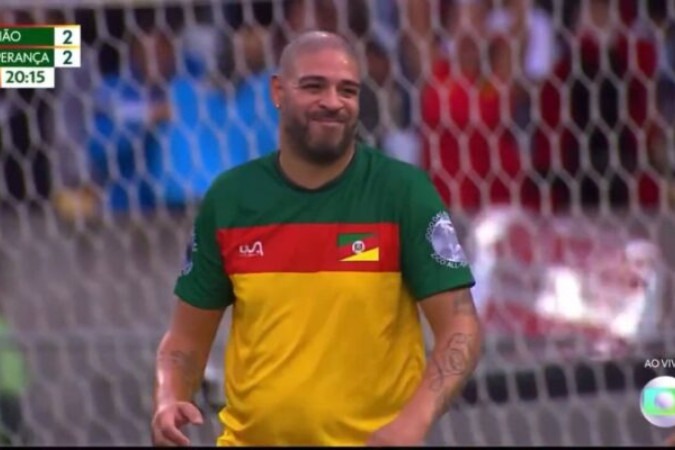 Adriano relembrou parceria de sucesso no Maracanã  -  (crédito: Foto: Reprodução/Globo)