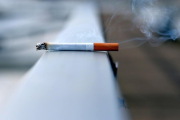 O cigarro possui mais de 4.700 substâncias químicas e pelo menos 2.000 cancerígenas -  (crédito: Reprodução Unsplash/ andressiimon)