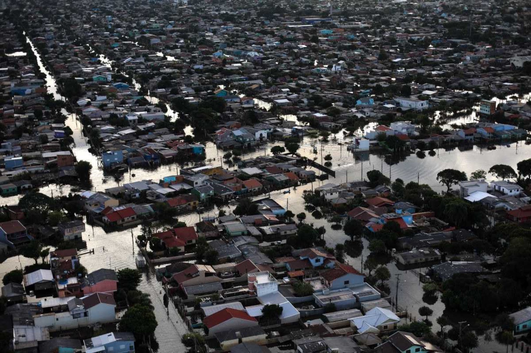 Temporal afeta 1,2 mil casas em cidade do Rio Grande do Sul; estado fala em microexplosão