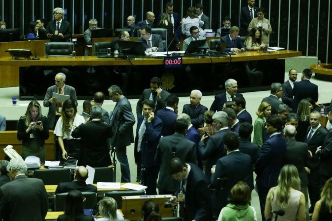 A deliberação do veto não estava prevista na pauta desta terça-feira (28), mas foi incluída após negociação entre as lideranças -  (crédito: Lula Marques/ Agência Brasil)