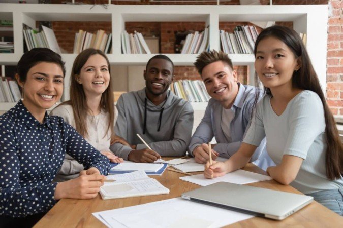 Investir na jornada do colaborador é essencial para a estratégia de negócios (Imagem: fizkes | Shutterstock) - (crédito: EdiCase) Investir na jornada do colaborador é essencial para a estratégia de negócios (Imagem: fizkes | Shutterstock) - (crédito: EdiCase)