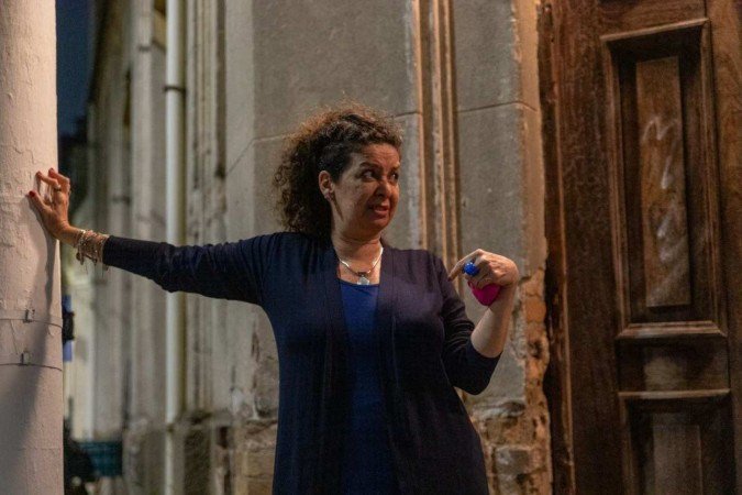 Peça Medea, com Fani Feldman, aborda questões da maternidade contemporânea