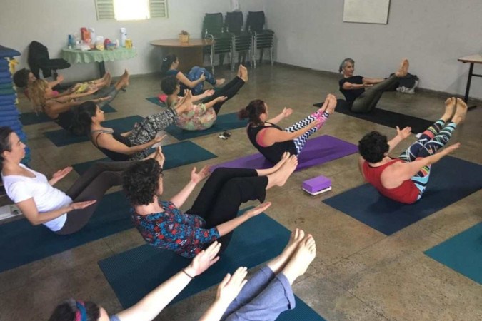 Aula de Yoga oferecida pela SES como prática integrativa em saúde
 -  (crédito: Arquivo pessoal )