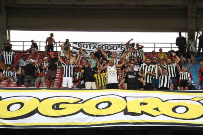 Torcida do Botafogo não pôde acompanhar o jogo até o fim, em Barranquilla -  (crédito: Foto: Vitor Silva/Botafogo)