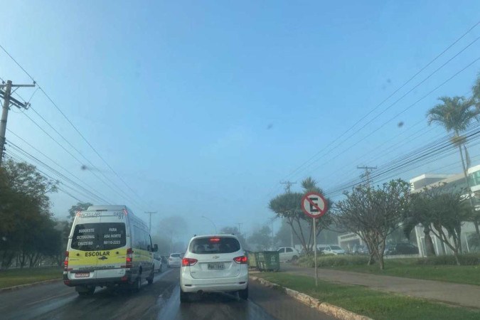 Neblina avistada na Asa Norte na manhã desta quarta-feira (29/5) -  (crédito: Divulgação: Rudá Moreira)