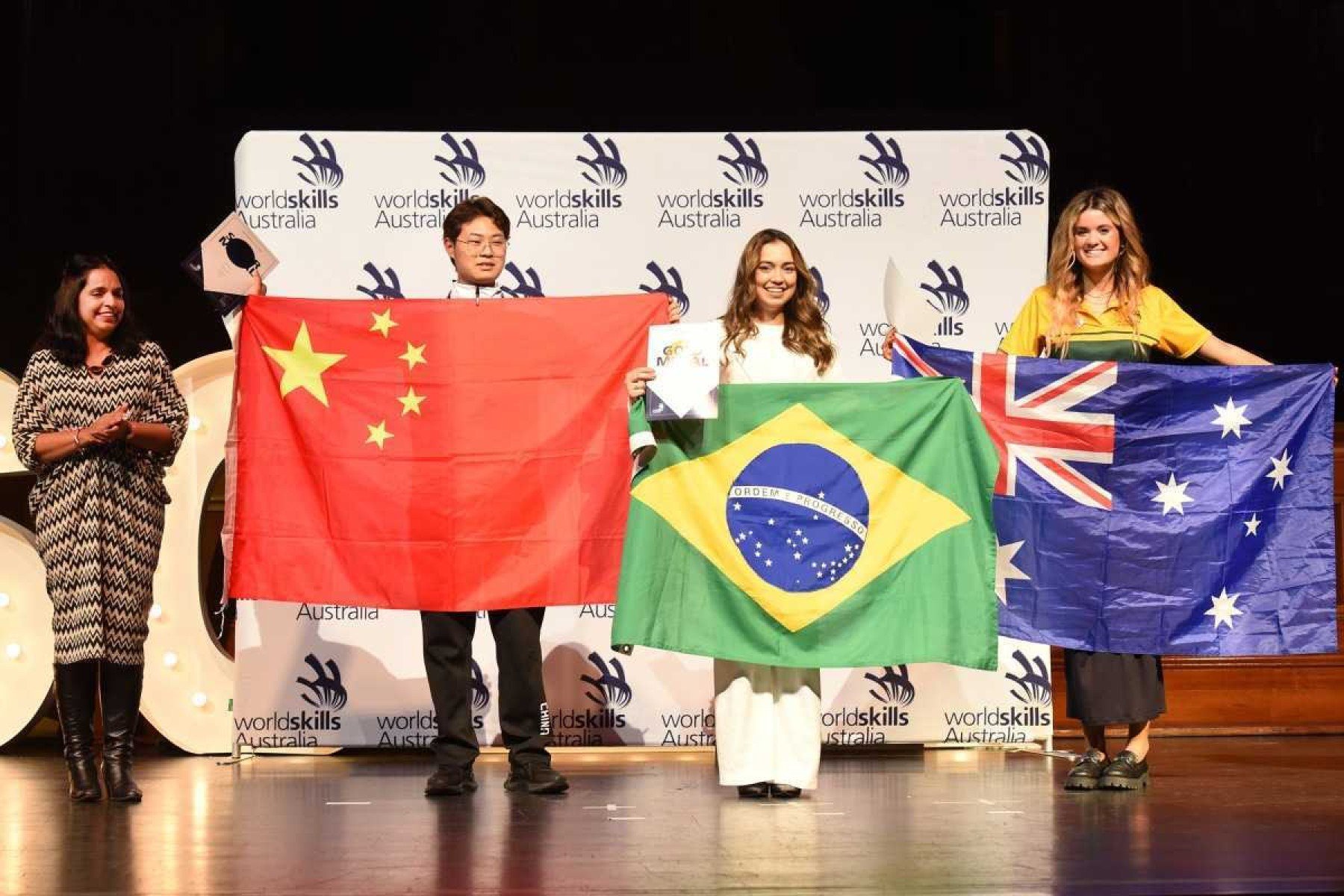Bruna Pimentel foi medalha de ouro na modalidade Cabelereiro