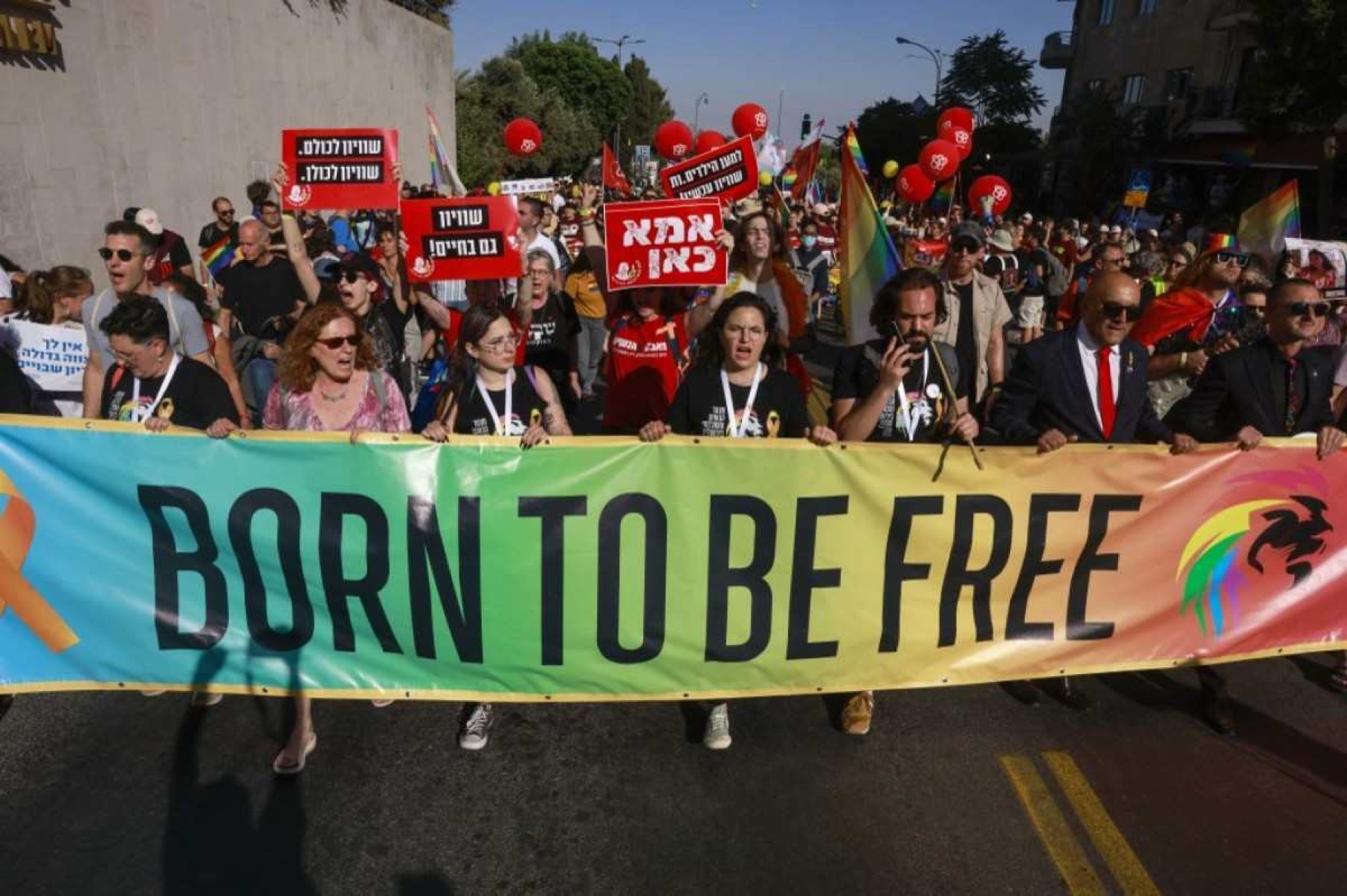 Marcha do Orgulho LGBTQIA+ de Israel tem pedidos de libertação dos reféns em Gaza