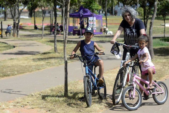 Rosilaine é cantora e disse que já se apresentou no local