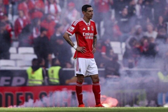  Benfica's Argentine forward Di Maria #11 reacts during the Portuguese League football match between SL Benfica and SC Braga at the Luz stadium in Lisbon on April 27, 2024. (Photo by FILIPE AMORIM / AFP) (Photo by FILIPE AMORIM/AFP via Getty Images)
     -  (crédito:  AFP via Getty Images)