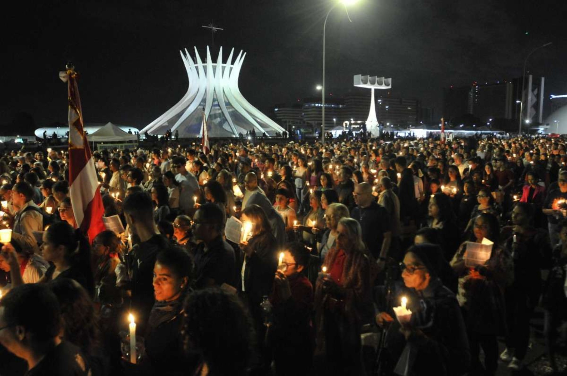 Liturgia de fé e solidariedade marcam a celebração do Corpus Christi