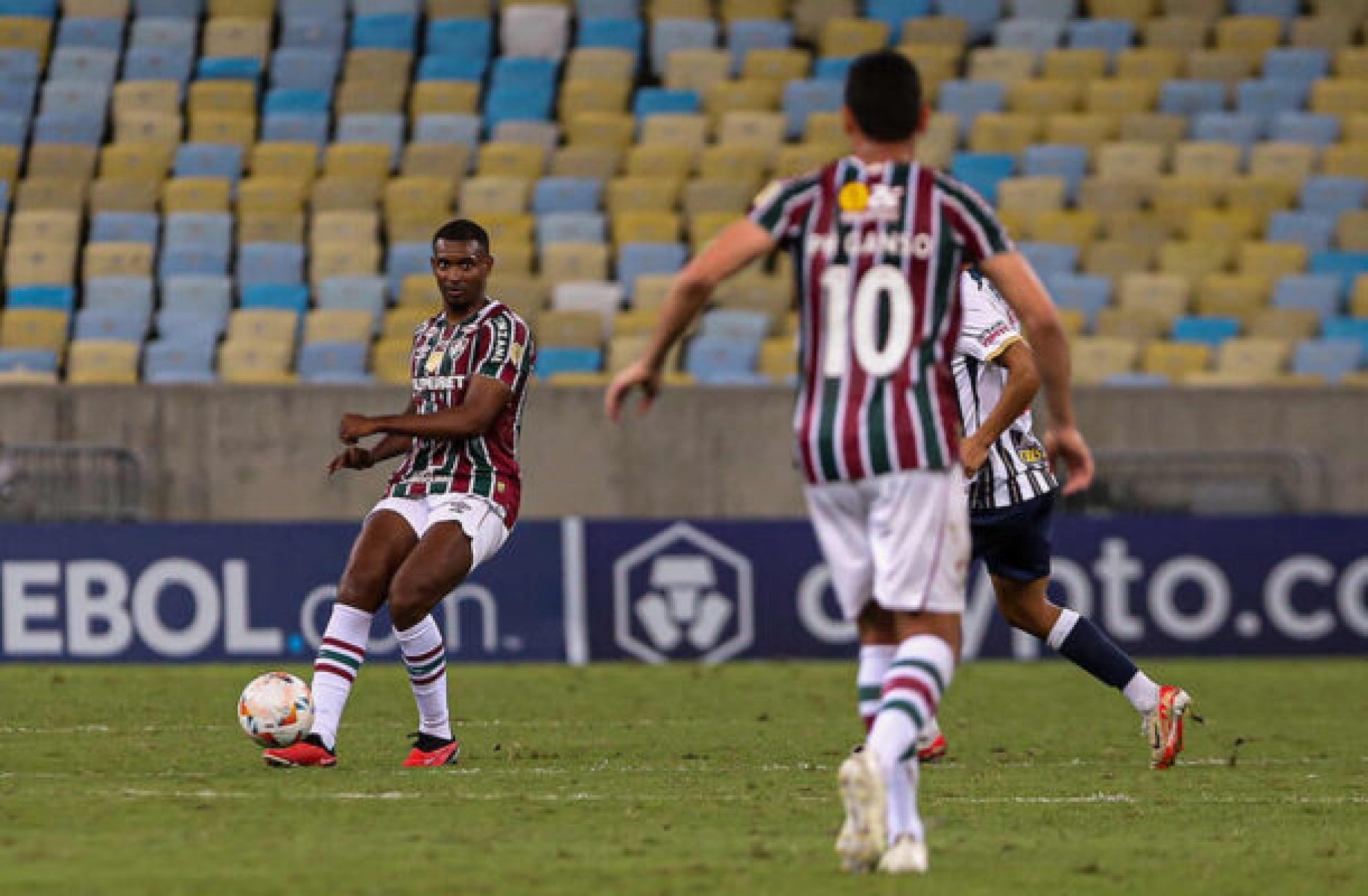 Com futuro indefinido, Marlon volta a atuar pelo Fluminense após quase três meses