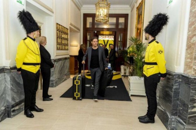 Chegada do Borussia Dortmund ao hotel The Landmark London -  (crédito: Foto: Divulgação/Borussia Dortmund)