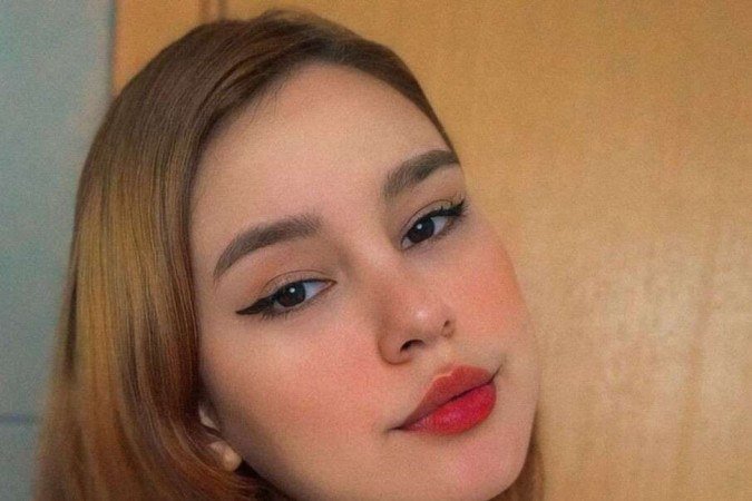 Livia  Marques teve um derrame pleural, consequÃªncia do vÃ­cio de quase 10 anos: apÃ³s o susto, a jovem decidiu parar de fumar
