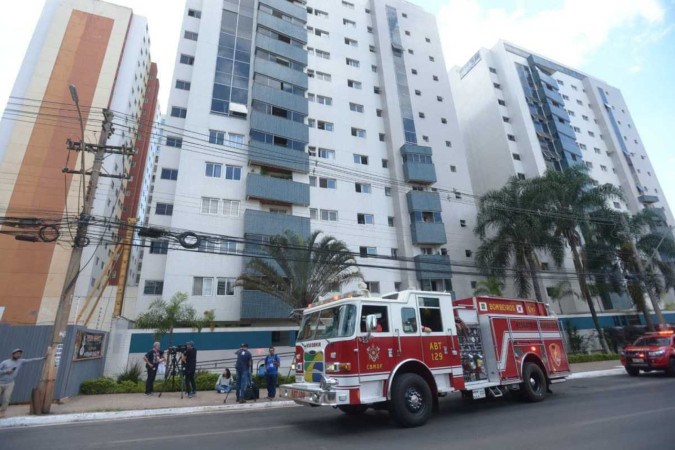 Incêndio atinge apartamento de residencial de Águas Claras  -  (crédito: ED ALVES / DA Press )